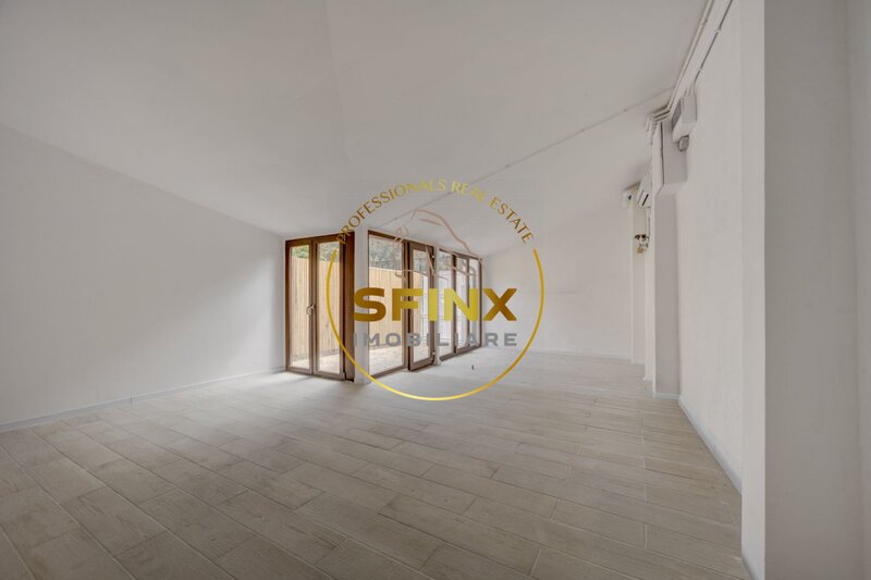 Parcul Carol 60 mp curte proprie, cafenea, magazin, salon