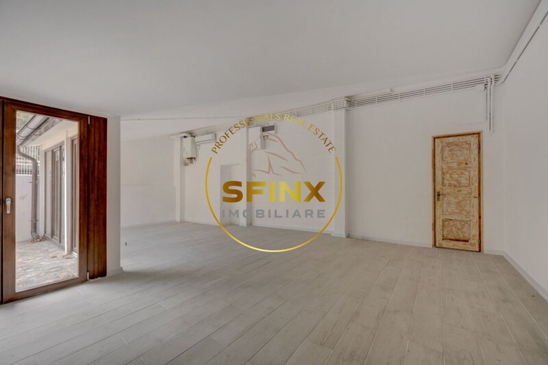 Parcul Carol 60 mp curte proprie, cafenea, magazin, salon