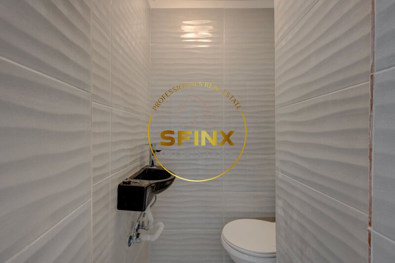 Parcul Carol 60 mp curte proprie, cafenea, magazin, salon